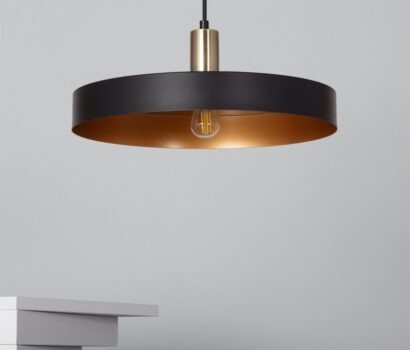 Pendelleuchte MATOLI aus schwarzem Metall, goldenes Interieur