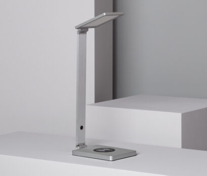 LED Flexo Ciala 8W dimmbar mit Wireless-Ladegerät Silber